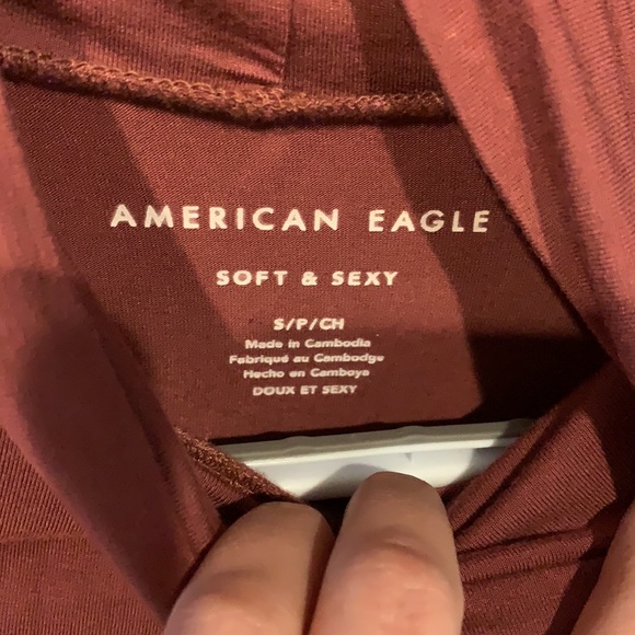 American Eagle Turtle Neck - Picture 3 of 4